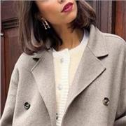 professeur particulier qui aide et accompagne les étudiant dans leurs difficultés d’apprentissage à s’améliorer